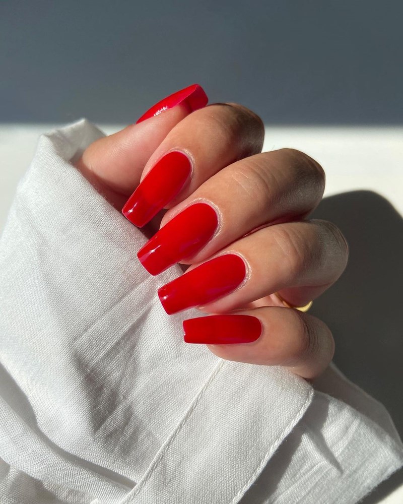 7 χρωματικές τάσεις στα βερνίκια νυχιών που θα είναι παντού αυτό το φθινόπωρο - εικόνα 2