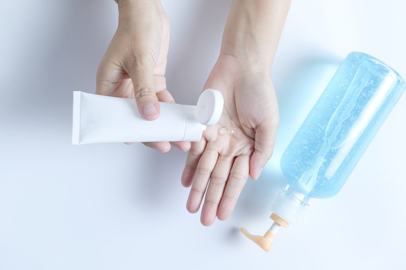 Ερεθισμένη επιδερμίδα από τον ήλιο; 4 tips που θα σε ανακουφίσουν - εικόνα 1