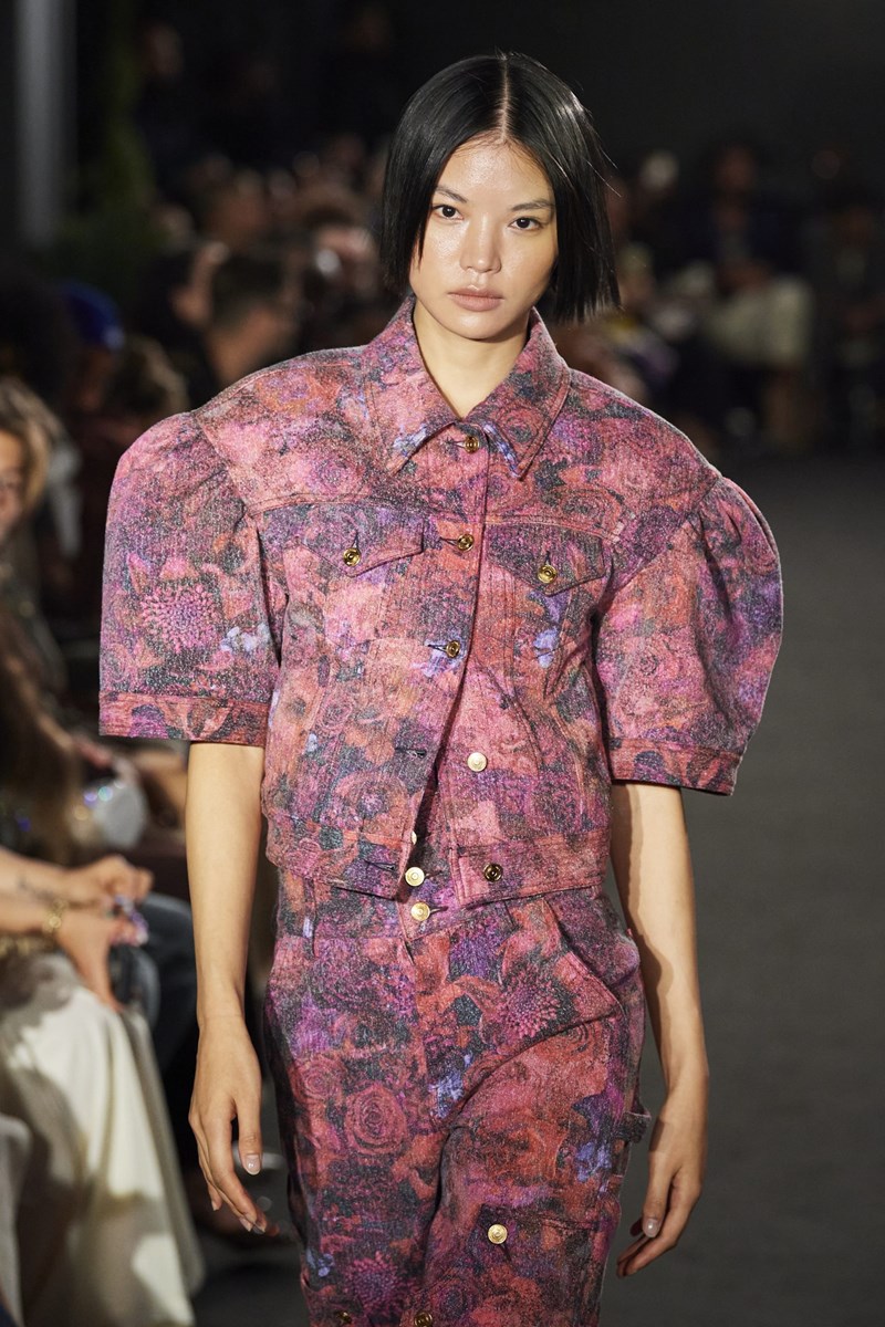 Τα 6 μεγαλύτερα beauty trends που κυριάρχησαν στη NYFW Spring-Summer 2023 - εικόνα 3