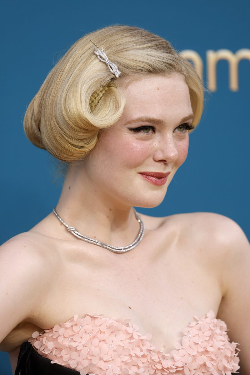 Emmys 2022: Τα πιο εντυπωσιακά beauty looks από το κόκκινο χαλί - εικόνα 5