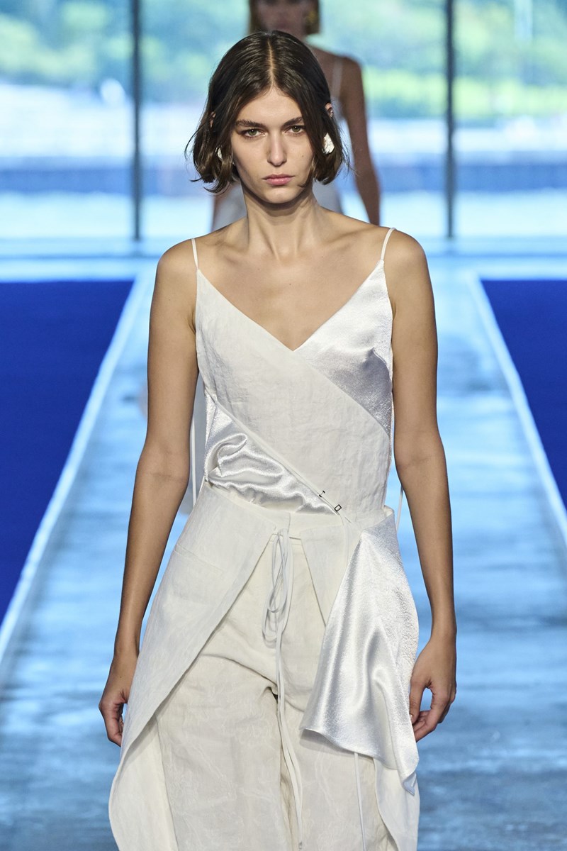 Τα 6 μεγαλύτερα beauty trends που κυριάρχησαν στη NYFW Spring-Summer 2023 - εικόνα 4