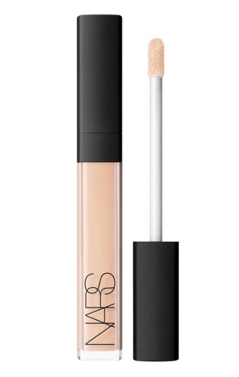 6 concealers για super ενυδάτωση, κάλυψη και φωτεινό βλέμμα - εικόνα 4