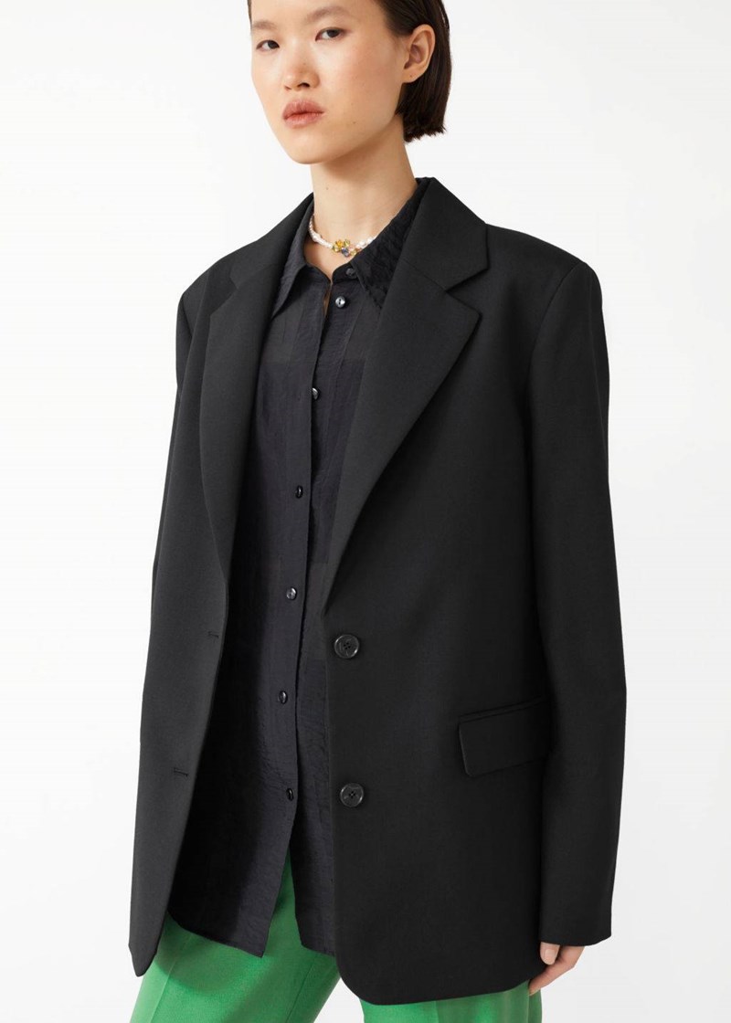 Η Emma Watson σου δείχνει πώς να φορέσεις ξανά το νυφικό σου (αυτή τη φορά όχι στην εκκλησία) - εικόνα 6