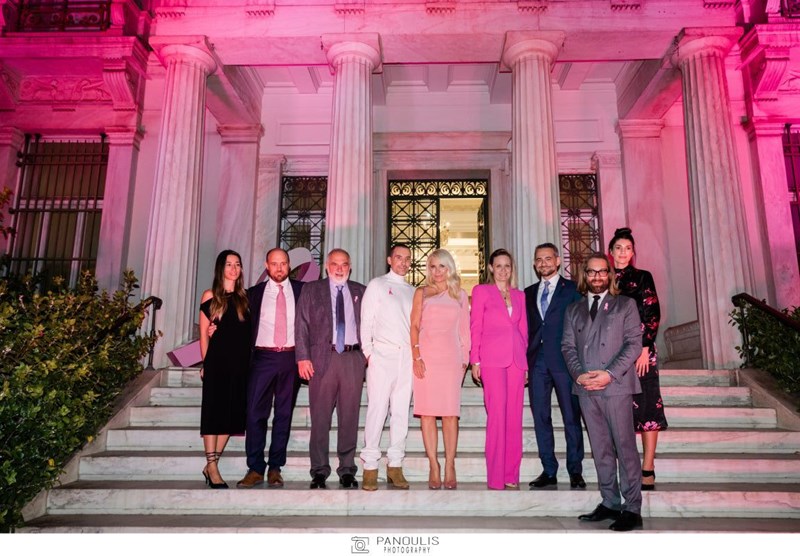 Η Estée Lauder Hellas φώτισε στα ροζ το Μουσείο Μπενάκη - εικόνα 2