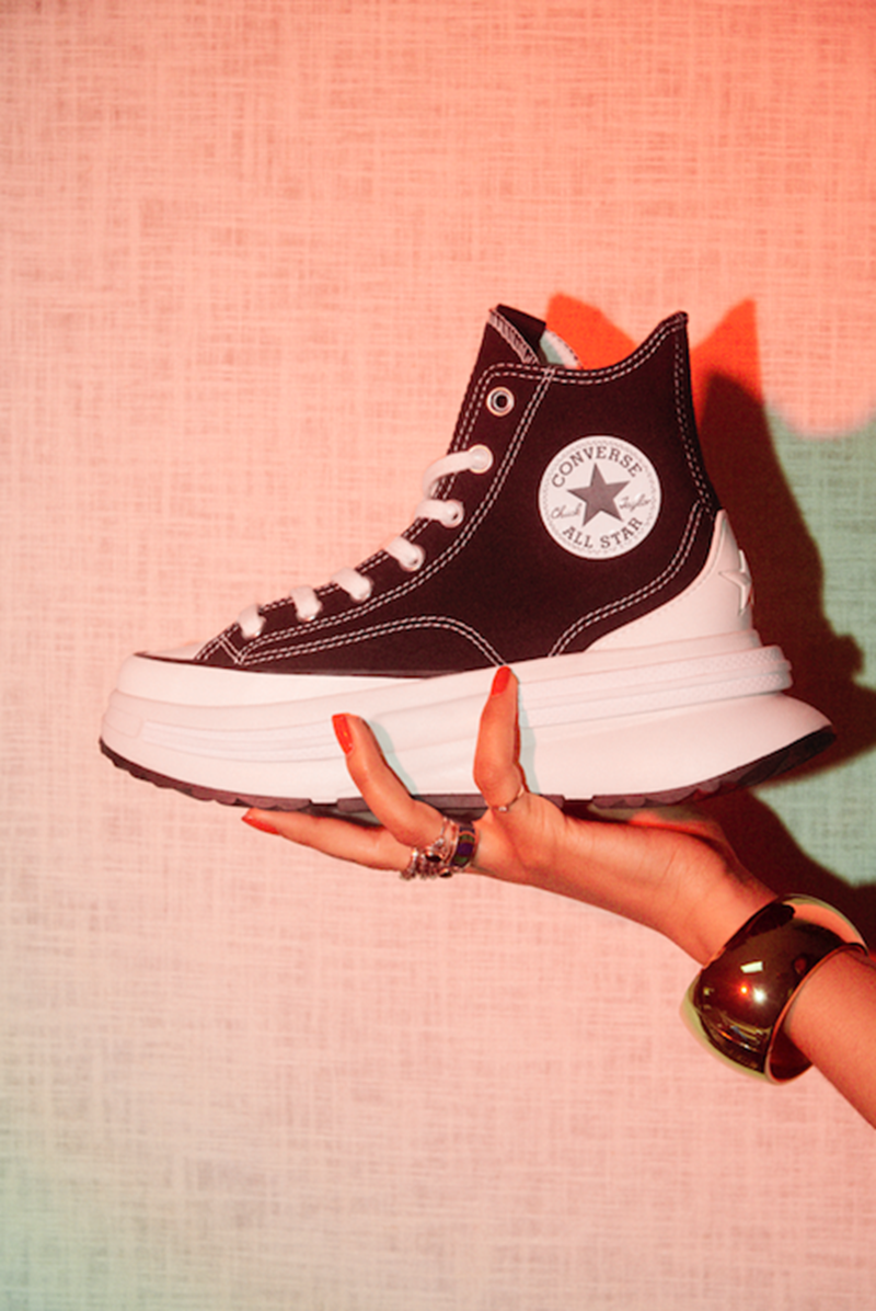 Το νέο γυναικείο Converse είναι φτιαγμένο για μια δυναμική ζωή εν κινήσει - εικόνα 2