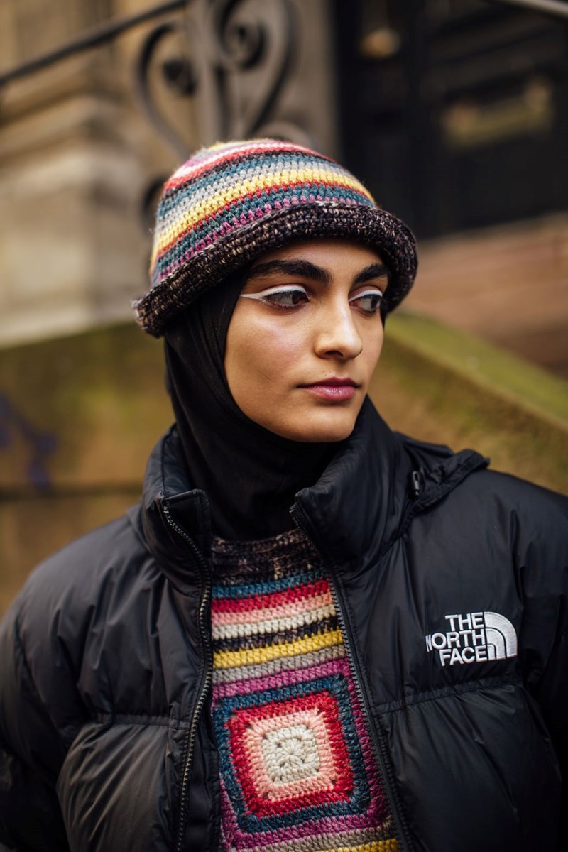 5 outfits για να συνδυάσεις με το σκουφάκι σου και να τα φοράς σε rotation όλο το χειμώνα - εικόνα 5