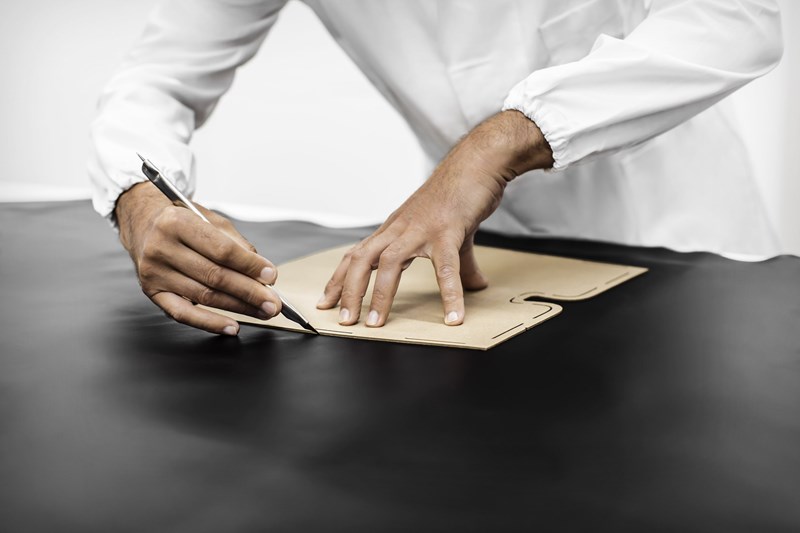 Δες πώς φτιάχτηκε η υπέροχη "Dior Empreinte Boot" της συλλογής Dior cruise 2023 - εικόνα 2