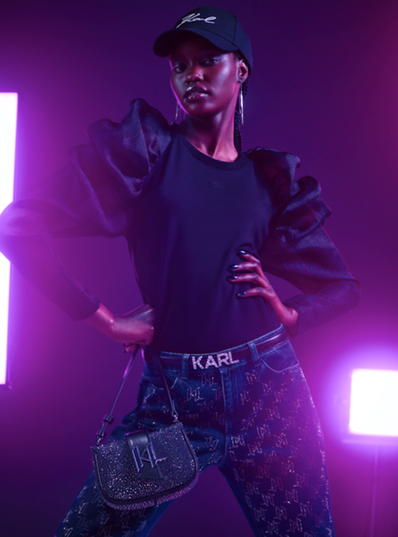 Karl Lagerfeld: Η εορταστική συλλογή του οίκου αντλεί έμπνευση από το science fiction και την retro φουτουριστική αισθητική - εικόνα 1