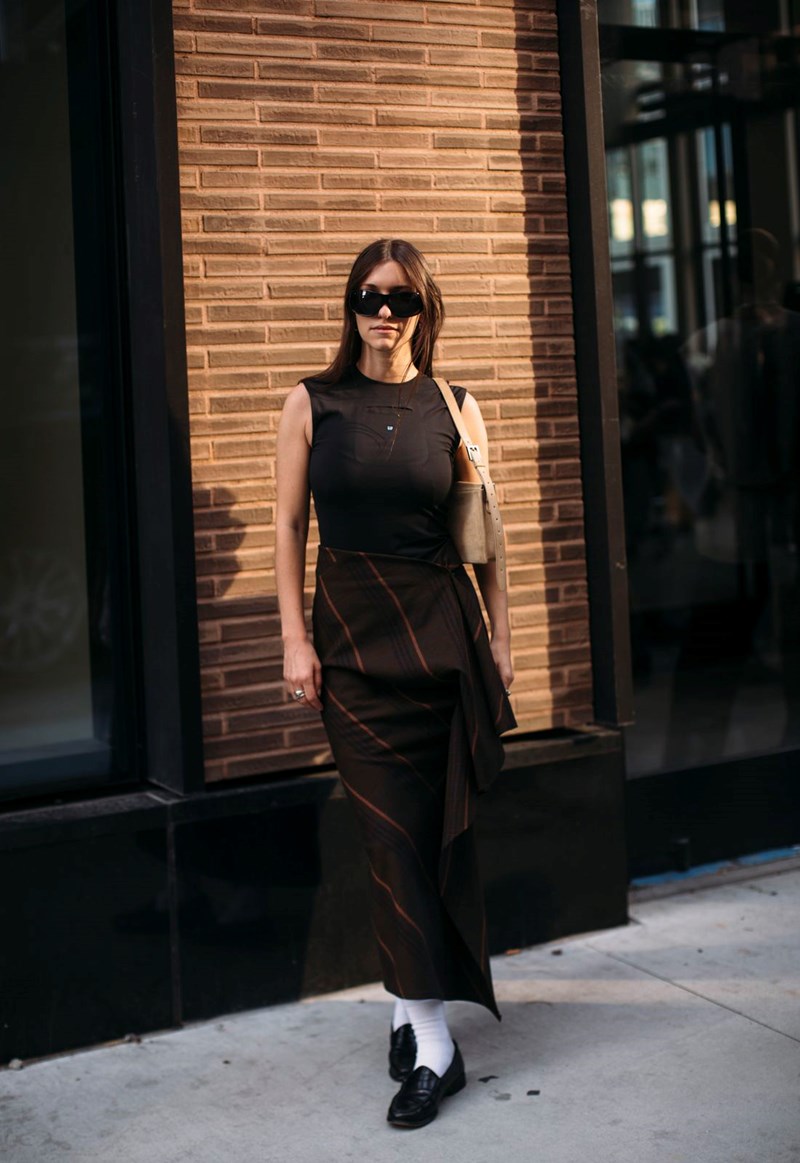 Loafers: Πώς να συνδυάσεις το παπούτσι που δεν λέει να φύγει από τα trends - εικόνα 2