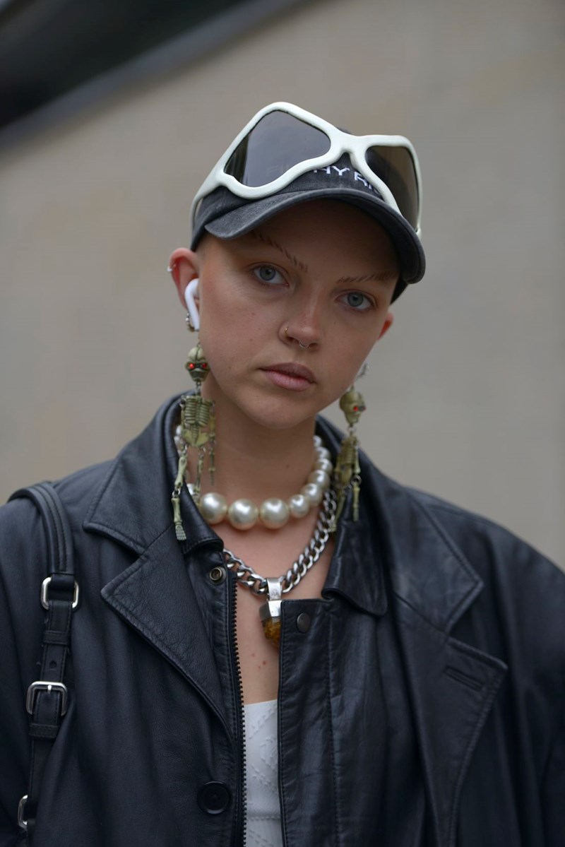 7 τρόποι για να εντάξεις το space realness, το ανερχόμενο trend του 2023, στο στιλ σου - εικόνα 3