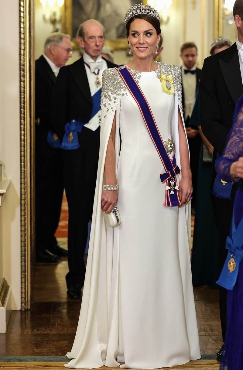 Kate Middleton: Η πρώτη, αψεγάδιαστη, black tie εμφάνισή της ως Πριγκίπισσα της Ουαλίας - εικόνα 1