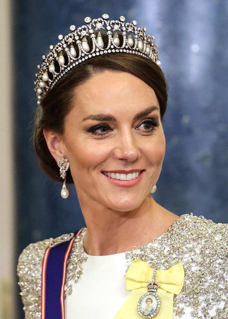 Kate Middleton: Η πρώτη, αψεγάδιαστη, black tie εμφάνισή της ως Πριγκίπισσα της Ουαλίας - εικόνα 2