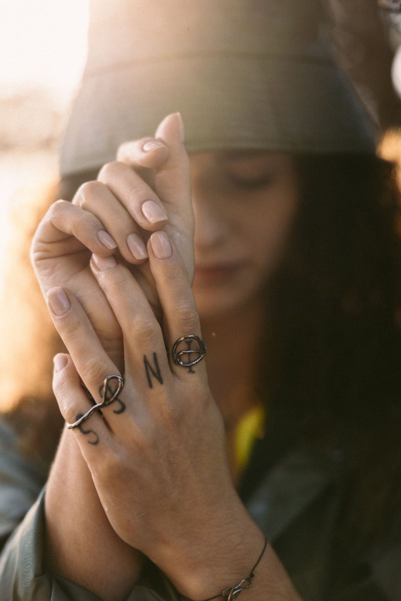 KAKURU Jewelry: Η συλλογή γουριών του για το 2023, CALMA, είναι αφιερωμένη στις διεξόδους που μας ηρεμούν μετά την τρικυμία - εικόνα 2