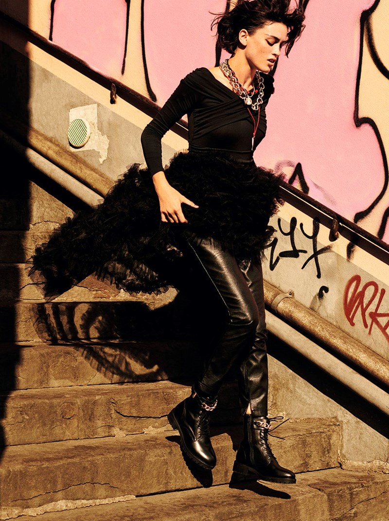 Sweet punk: Το 2023 το στιλ μας θα συνδυάζει την ενέργεια της punk με την τρυφερότητα - εικόνα 6