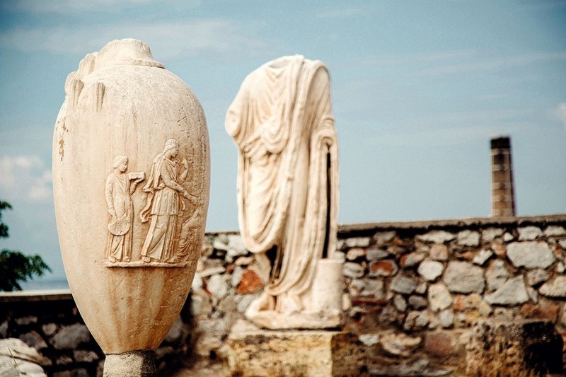 ELLE NOW: Τι να κάνεις, τι να δεις και τι να ακούσεις αυτές τις γιορτές - εικόνα 12