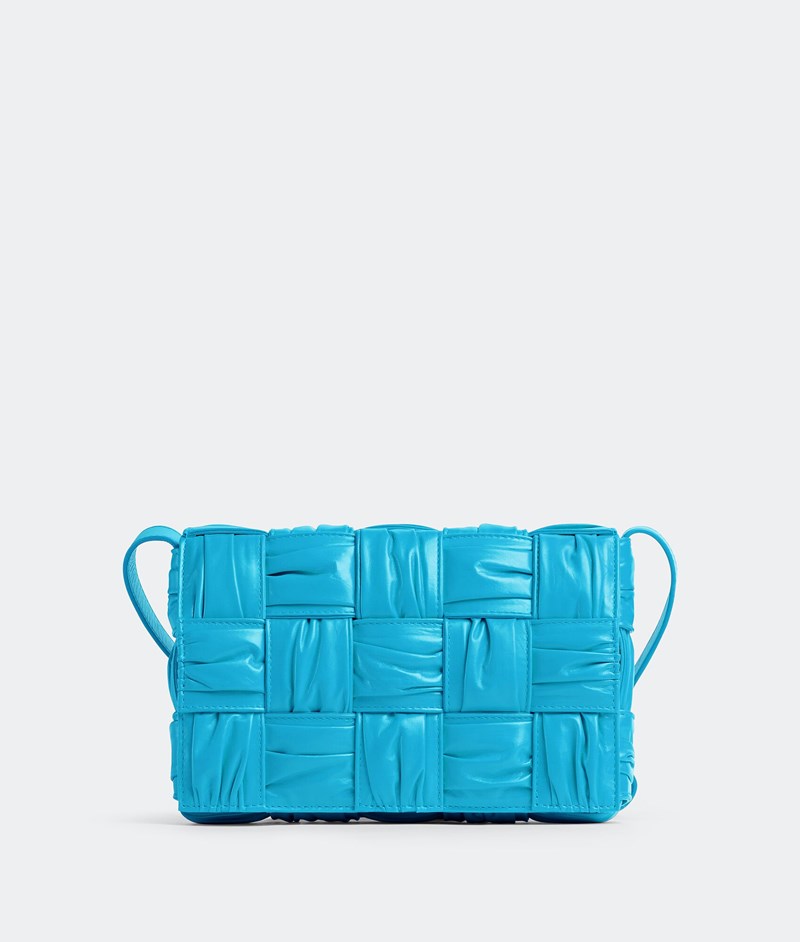 Με αυτή την τσάντα έχουν εμμονή όλοι οι celebrities - εικόνα 4