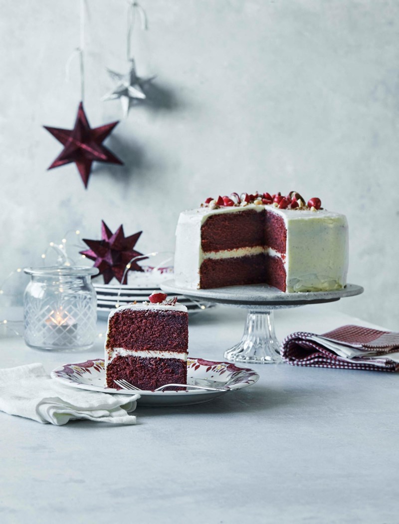 Γλυκά, κόκκινα φιλιά: Φέτος τα επιδόρπια των γιορτών έχουν φλογερό χρώμα και ακαταμάχητη γεύση - εικόνα 1