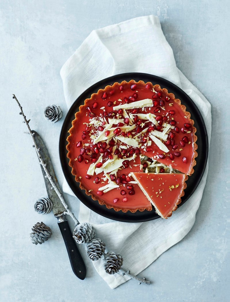 Γλυκά, κόκκινα φιλιά: Φέτος τα επιδόρπια των γιορτών έχουν φλογερό χρώμα και ακαταμάχητη γεύση - εικόνα 2