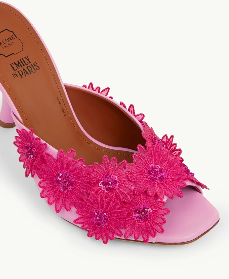 Το ήξερες ότι τα παπούτσια της Emily του "Emily in Paris" μπορούν να γίνουν δικά σου; - εικόνα 2