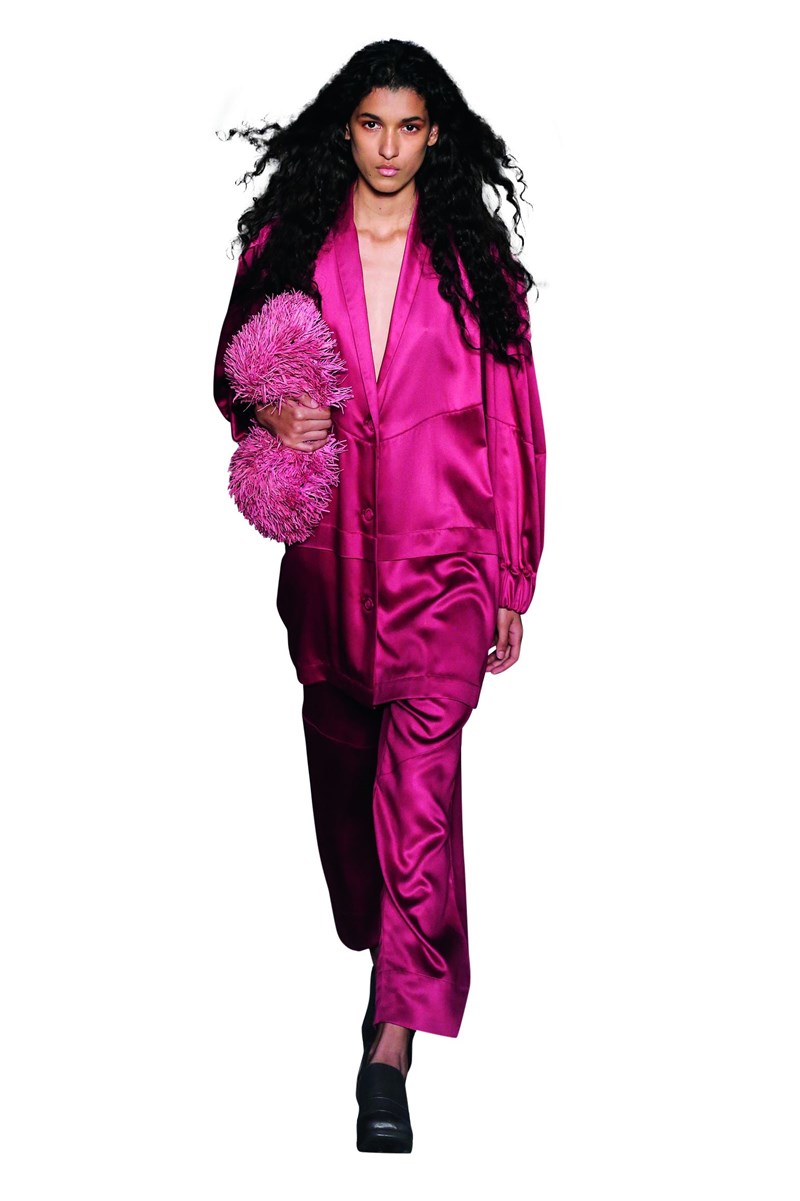 Viva Magenta: Όλα τα items που λατρεύουμε στο χρώμα της Pantone για το 2023 - εικόνα 8