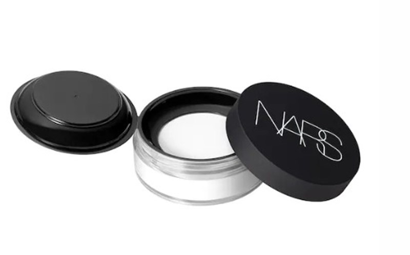 Perfect skin: Αυτή η πούδρα πωλείται κάθε 20 δευτερόλεπτα και χαρίζει στην επιδερμίδα αψεγάδιαστη όψη - εικόνα 2