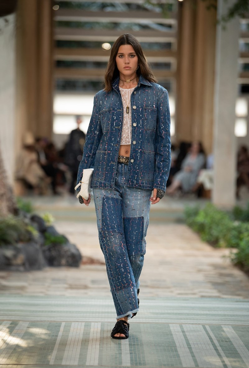 Chanel Dakar Métiers d'Art 2022/23: Τα looks που ξεχωρίσαμε από το show που έγραψε ιστορία - εικόνα 2