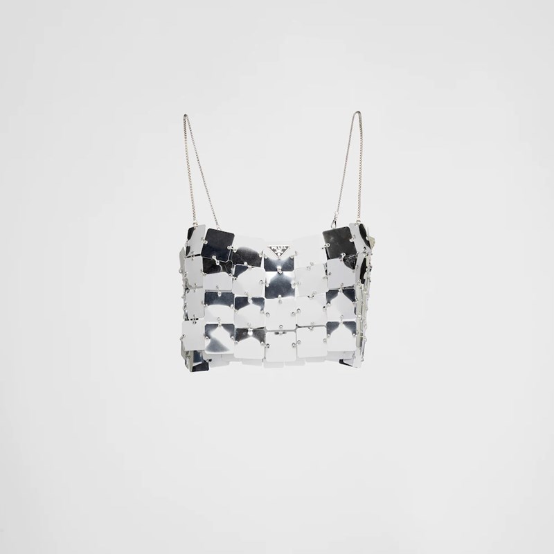 H Rihanna δείχνει το δρόμο για τα party looks των φετινών γιορτών - εικόνα 5