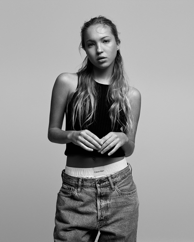 Η διαχρονικότητα και το flexibility του CK Black Denim που φέρνει το coolness των 90s’ στα roaring 20s’ - εικόνα 13