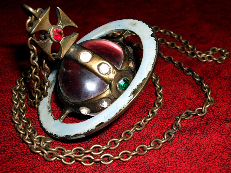 The Orb: Η ιστορία πίσω από τη σταυροφόρο σφαίρα, το logo της Vivienne Westwood - εικόνα 1