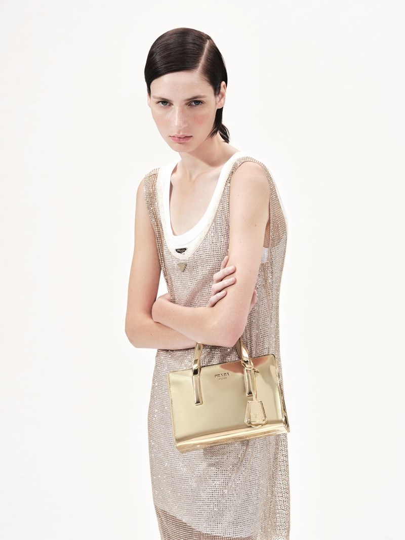 H day to night Ready to Wear συλλογή της Prada που λατρεύουν οι celebrities δημιουργήθηκε για να εξυψώσει το χειμερινό μας στιλ - εικόνα 6