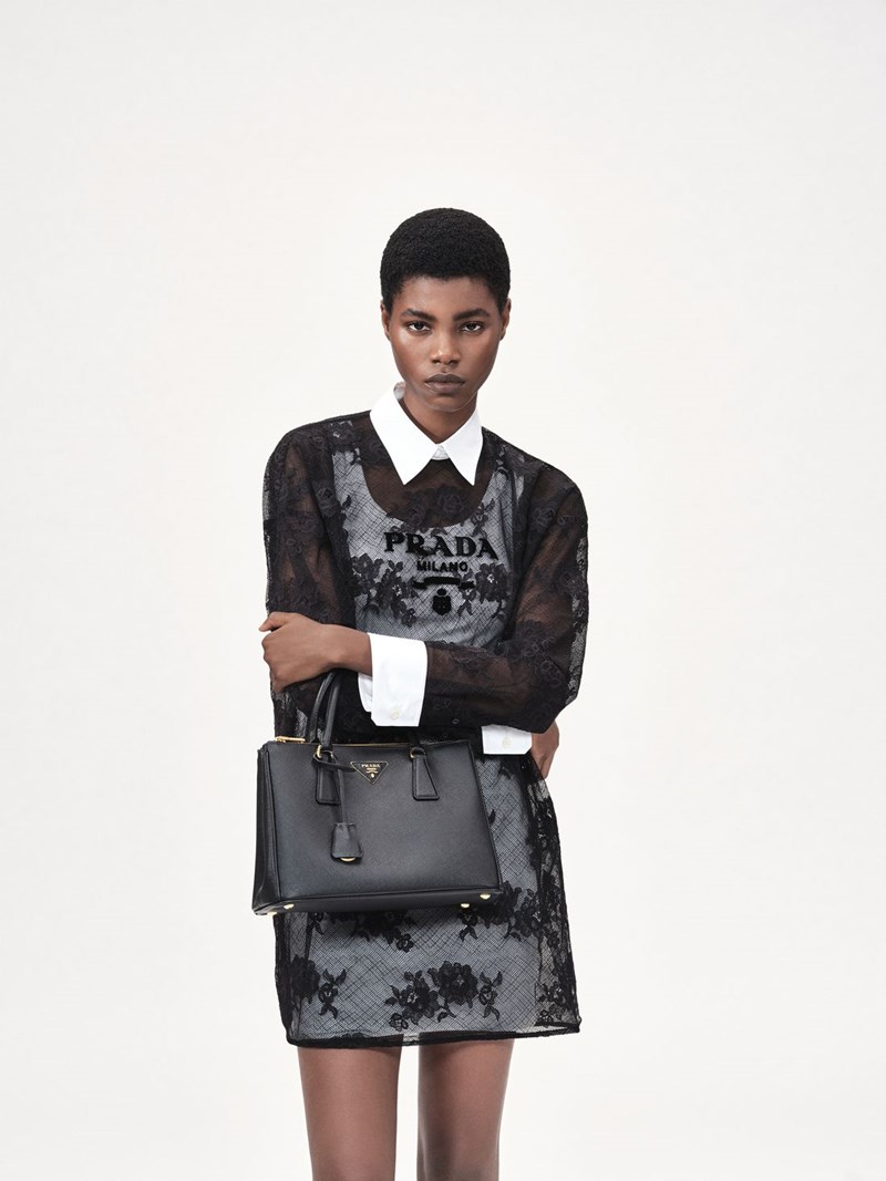 H day to night Ready to Wear συλλογή της Prada που λατρεύουν οι celebrities δημιουργήθηκε για να εξυψώσει το χειμερινό μας στιλ - εικόνα 8