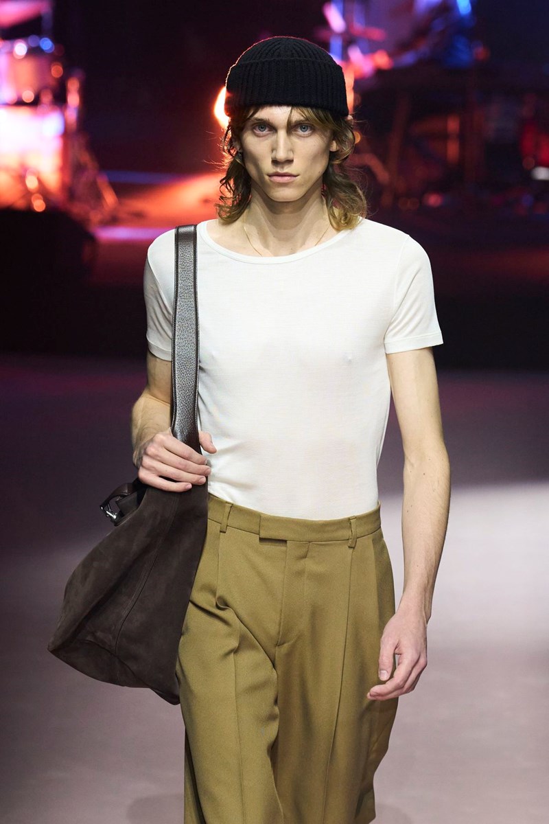 Gucci Menswear FW 2023: Ποιο είναι το μήνυμα που θέλει να περάσει ο οίκος μετά την αποχώρηση του Alessandro Michele; - εικόνα 1