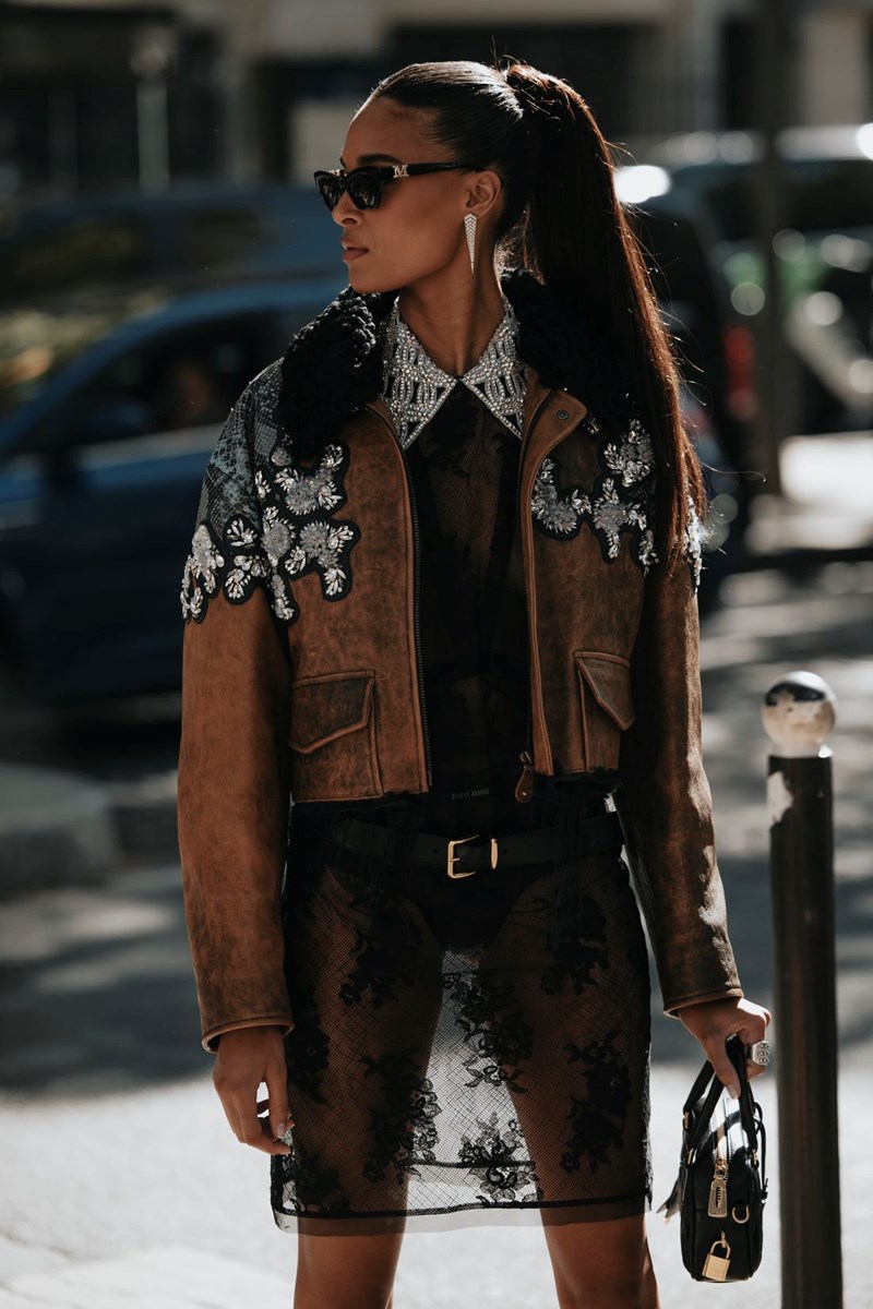 Πώς να φορέσεις το cropped δερμάτινο τζάκετ σαν rock n’ roll queen - εικόνα 4