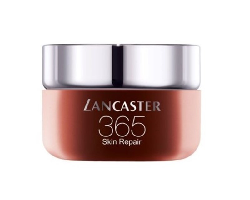 Αντιγήρανση SOS: Όλα όσα θέλουμε να ξέρουμε και 17 beauty items για πιο λεία και νεανική επιδερμίδα - εικόνα 7