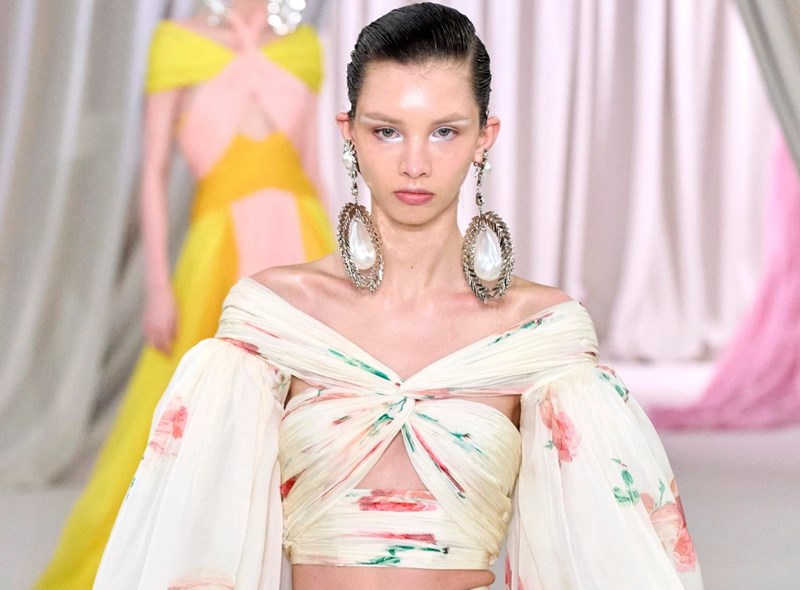 Αυτό είναι το χτένισμα που είδαμε περισσότερο στα catwalks και στο street style στην Εβδομάδα Υψηλής Ραπτικής στο Παρίσι - εικόνα 3