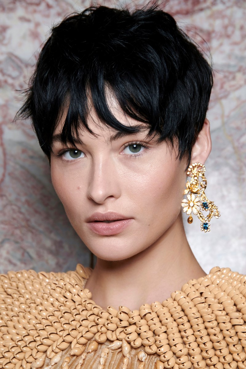 Αφέλειες και λεπτά μαλλιά: Τα μυστικά για άψογα hair looks - εικόνα 1