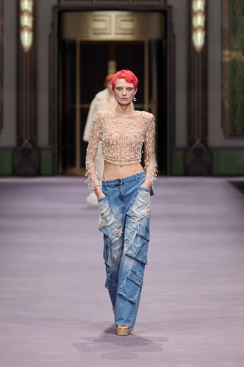 Elisabetta Franchi FW23: Η νέα συλλογή του οίκου είναι περιπέτεια στο χρόνο και στο χώρο - εικόνα 2