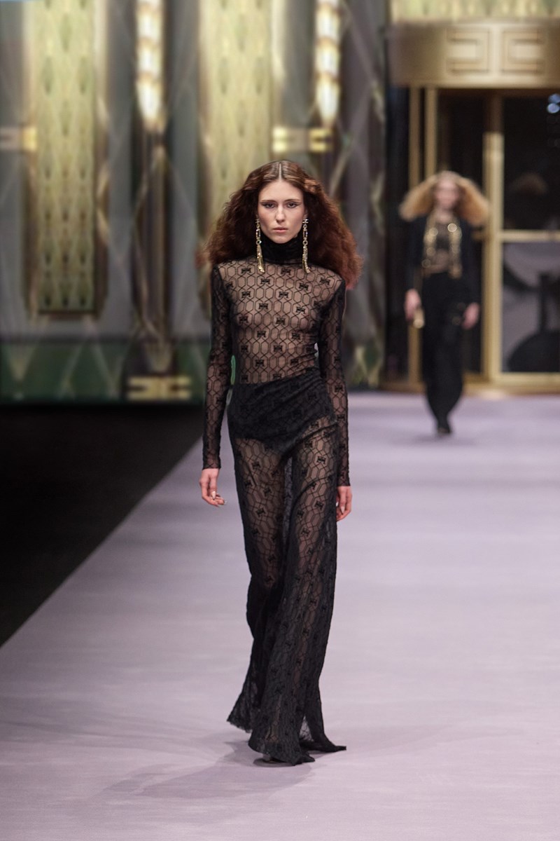 Elisabetta Franchi FW23: Η νέα συλλογή του οίκου είναι περιπέτεια στο χρόνο και στο χώρο - εικόνα 13