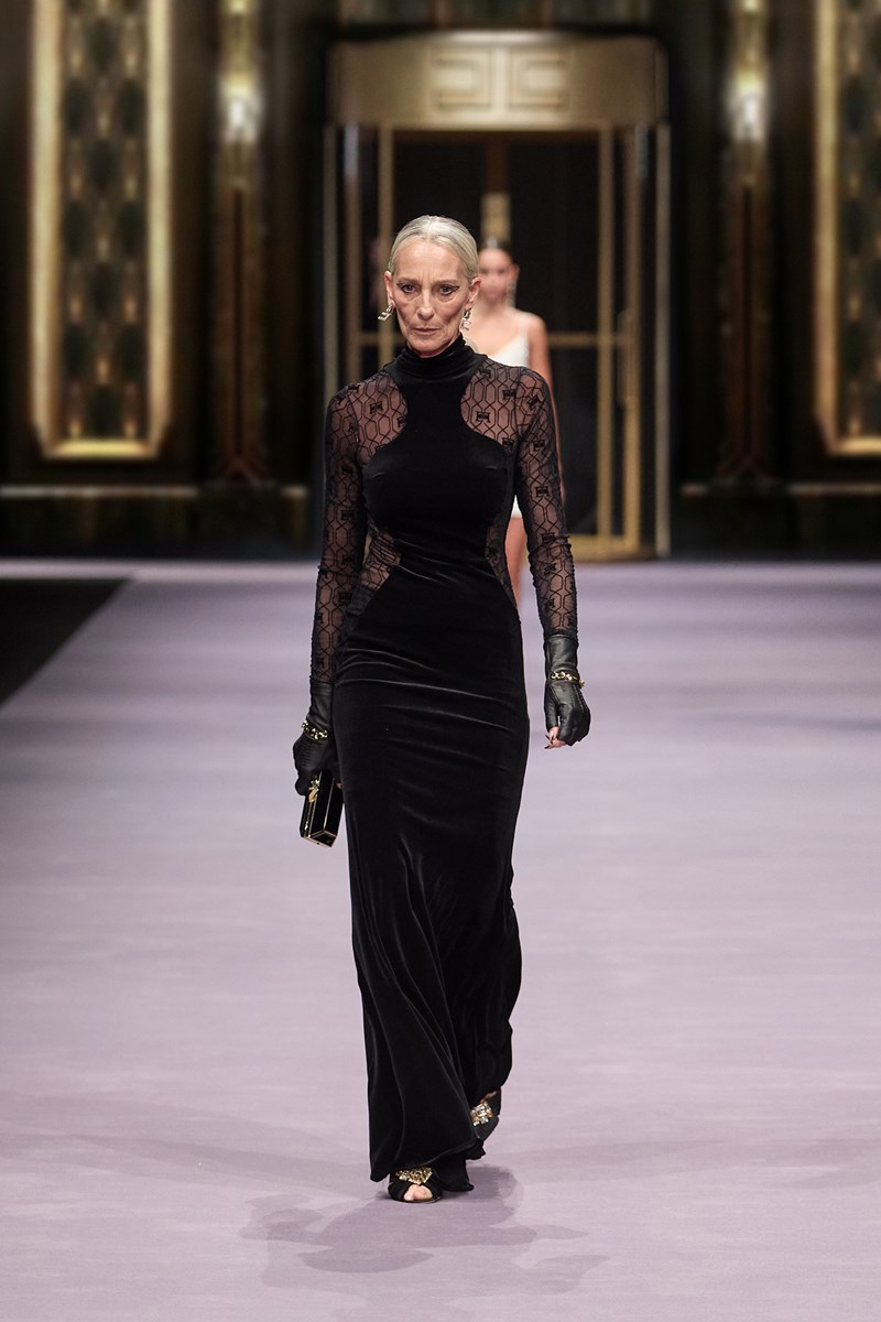 Elisabetta Franchi FW23: Η νέα συλλογή του οίκου είναι περιπέτεια στο χρόνο και στο χώρο - εικόνα 12