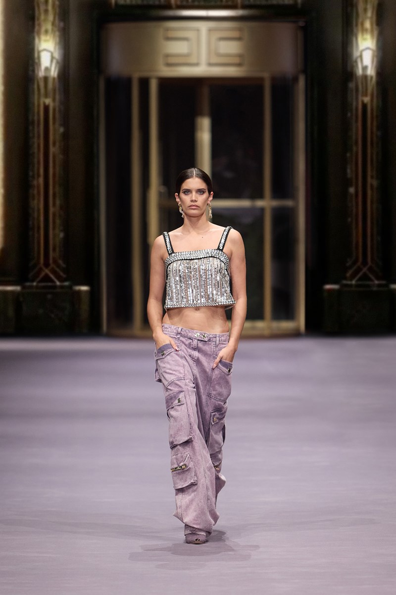 Elisabetta Franchi FW23: Η νέα συλλογή του οίκου είναι περιπέτεια στο χρόνο και στο χώρο - εικόνα 7