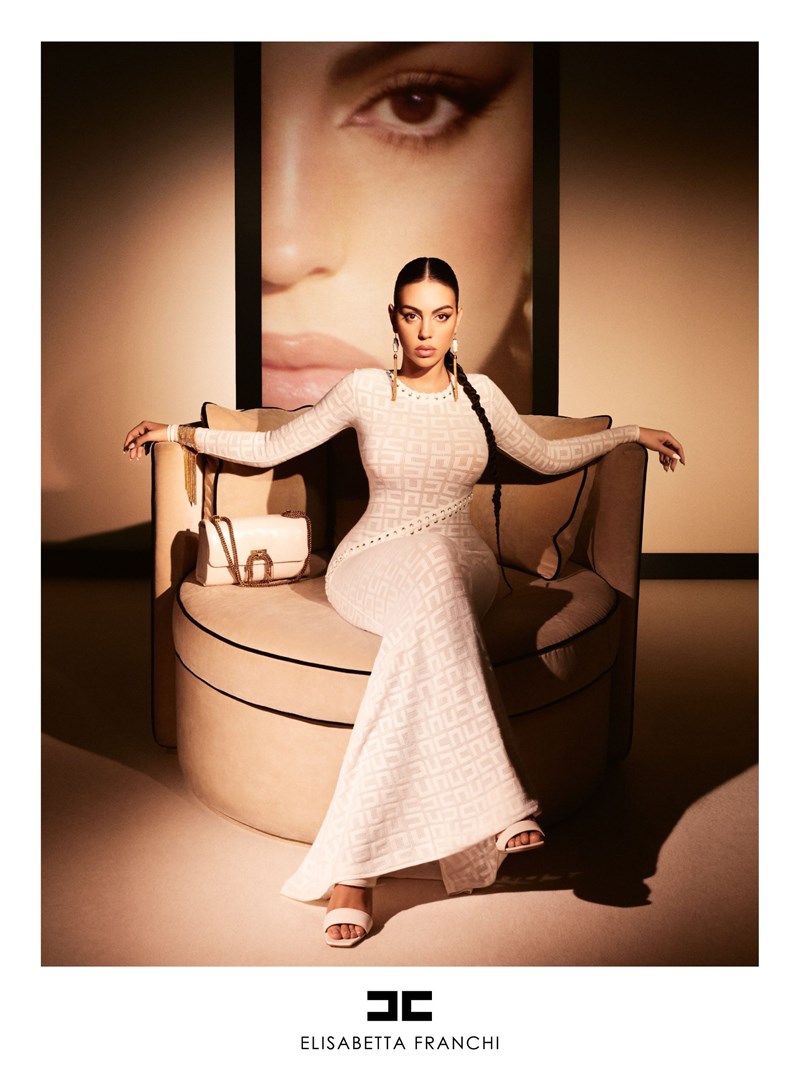 Η Georgina Rodríguez είναι η πρωταγωνίστρια της SS23 καμπάνιας της Elisabetta Franchi - εικόνα 1