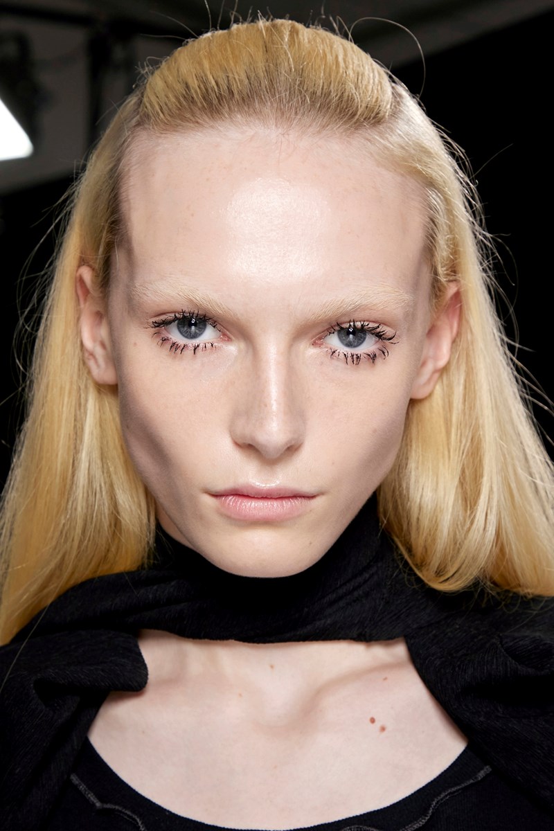 Runway Effect SS23: Αυτά είναι τα μεγαλύτερα makeup trends για την άνοιξη και το καλοκαίρι - εικόνα 8