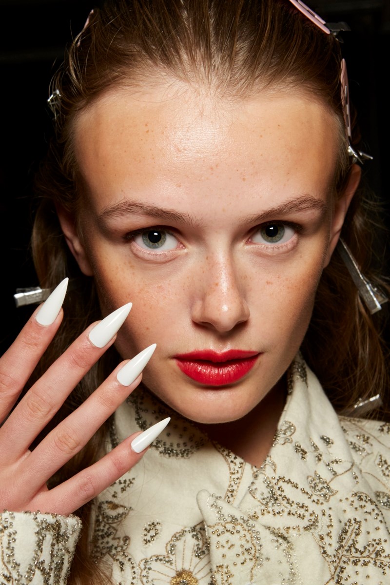 6 nail trends που είδαμε στα runways για τη σεζόν SS23 και σίγουρα θα τολμήσουμε - εικόνα 8