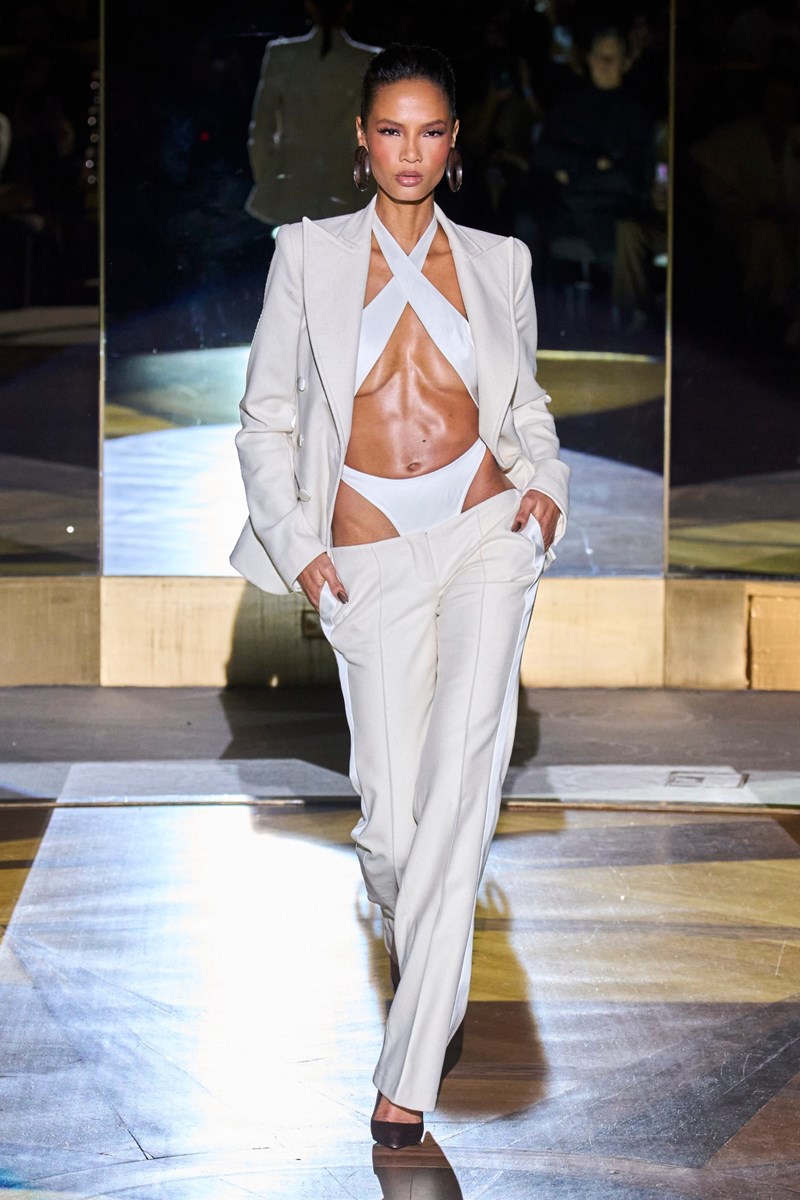 Αυτά είναι τα καλύτερα looks από τα catwalks της εβδομάδας μόδας της Νέας Υόρκης για τη σεζόν FW23 - εικόνα 1