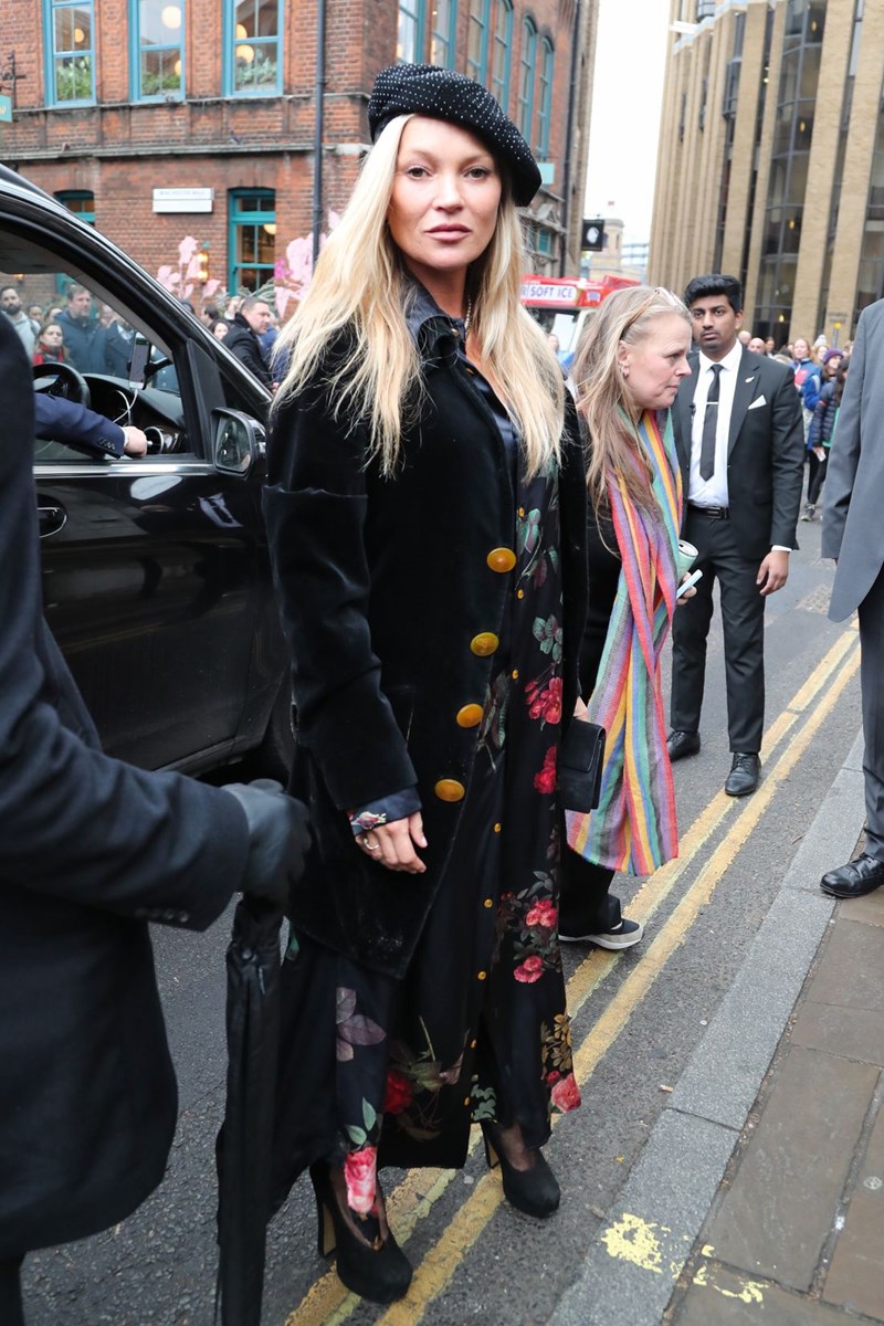 Οι απροσδόκητες εμφανίσεις των celebrities που παρευρέθηκαν στο "punk" μνημόσυνο της Vivienne Westwood - εικόνα 4