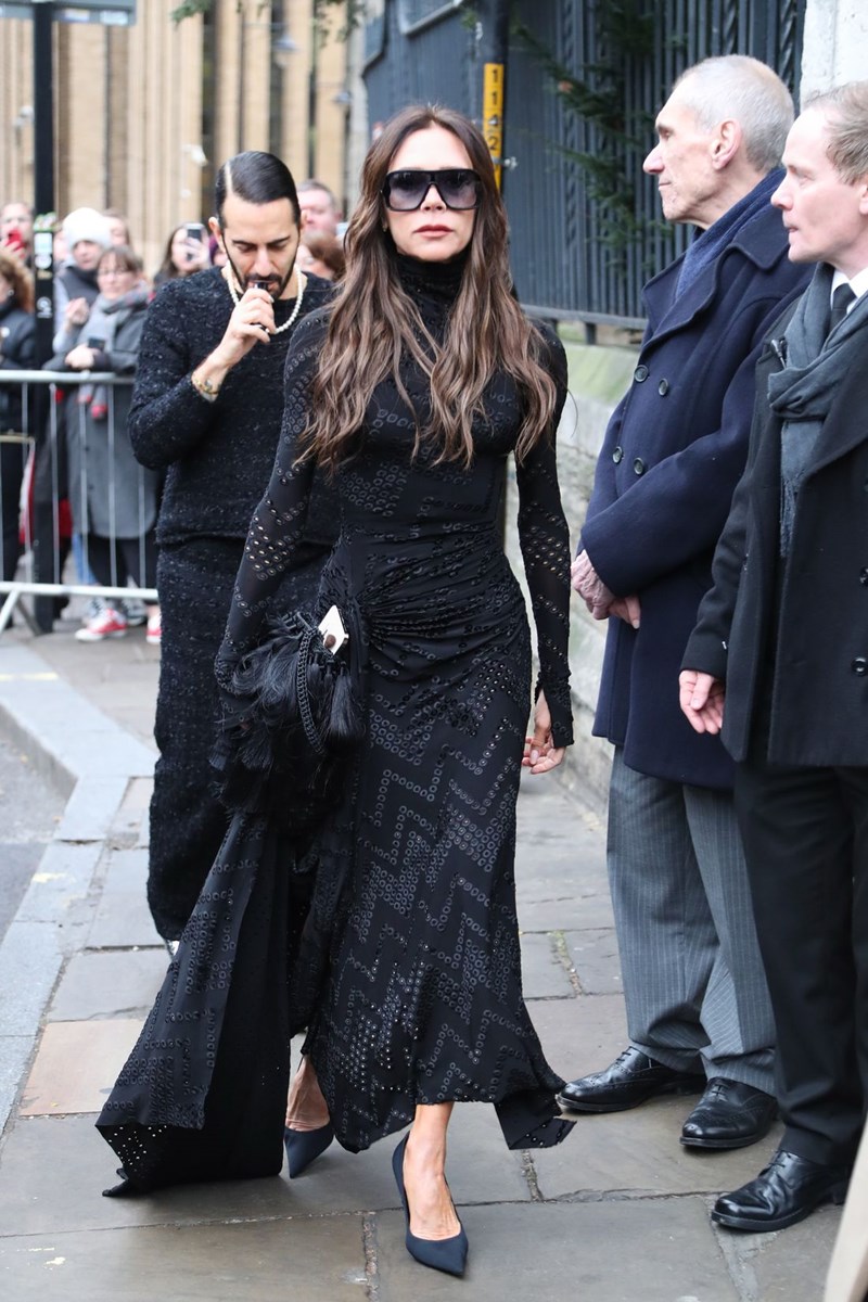 Οι απροσδόκητες εμφανίσεις των celebrities που παρευρέθηκαν στο "punk" μνημόσυνο της Vivienne Westwood - εικόνα 1