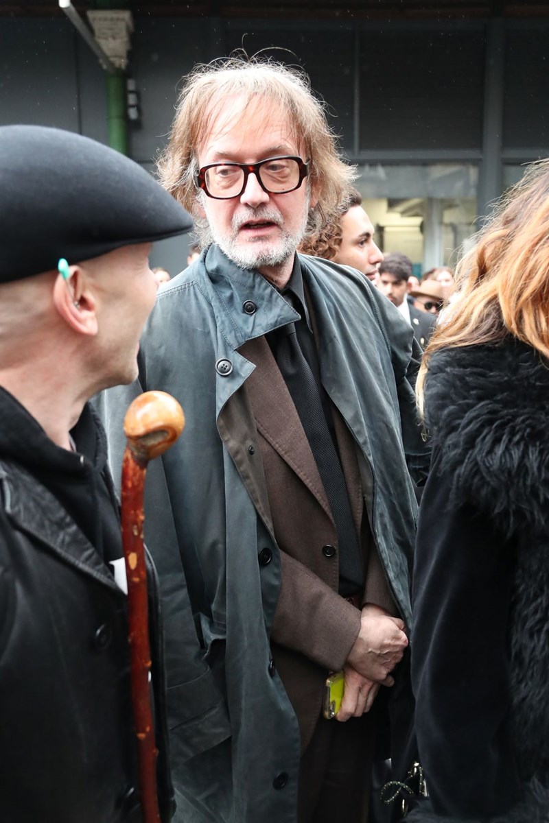Οι απροσδόκητες εμφανίσεις των celebrities που παρευρέθηκαν στο "punk" μνημόσυνο της Vivienne Westwood - εικόνα 5