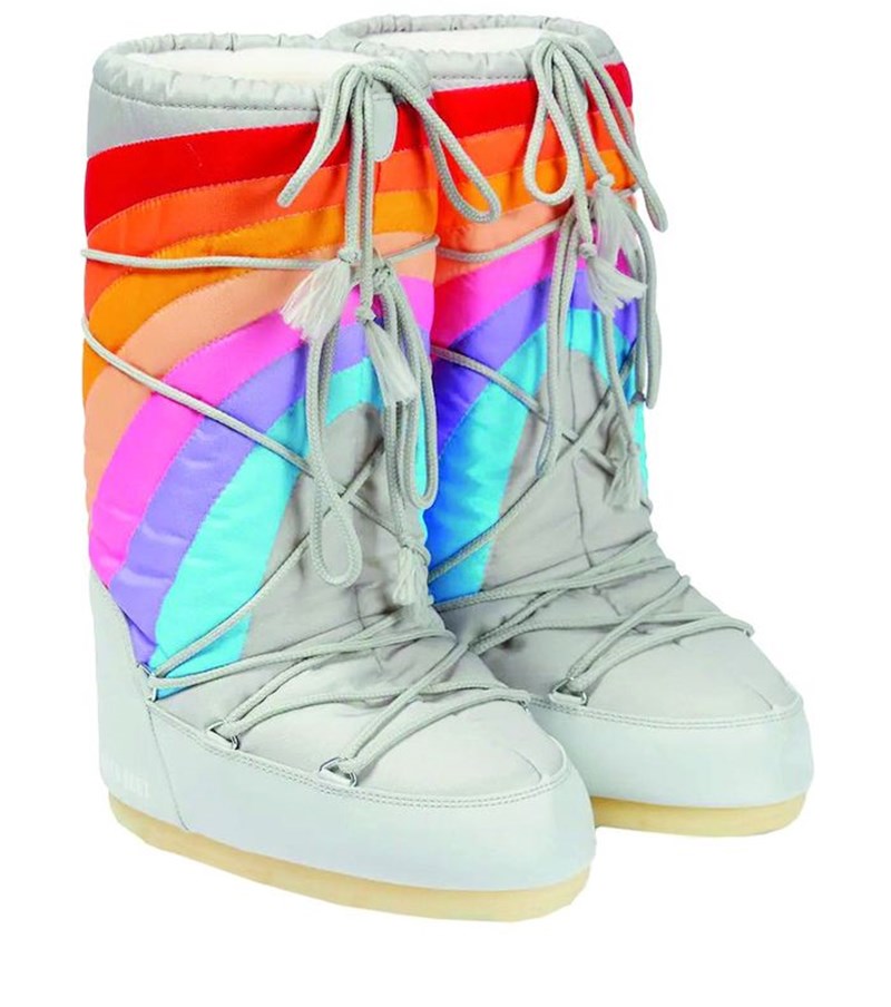 Rainbow euphoria: Οι ρίγες του ουράνιου τόξου τυλίγουν φορέματα, πλεκτά και αξεσουάρ - εικόνα 11