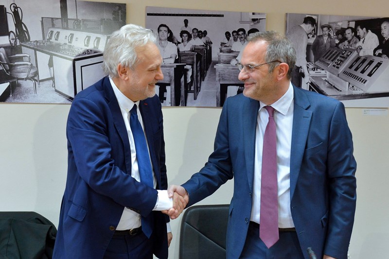 Aνανέωση της συνεργασίας των δύο κρατικών καναλιών, του TV5MΟΝDE και της ΕΡΤ - εικόνα 1