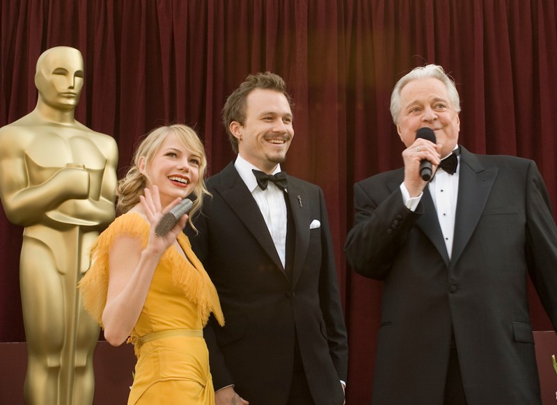 i-_ithopoios_michelle_williams_me_kitrino_forema_sta_oscar